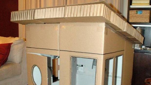 Kā izgatavot māju no kartona kastes: meistarklase ar fotoattēlu