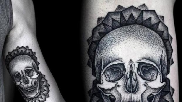 Татуировки для мужчин на плече: славянские, кельтские узоры, надписи, со смыслом силы и добра, черно-белые и цветные Фотки татуировок на руке для мужчин
